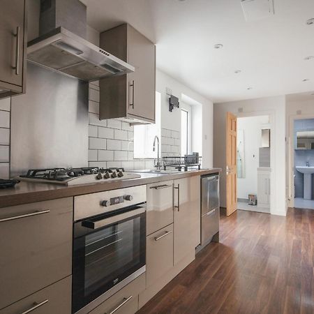 Spacious 3 Bedroom Home With Ps5 And Pool Table Near O2 Arena Canary Wharf And Elizabeth Line To Central London Kültér fotó