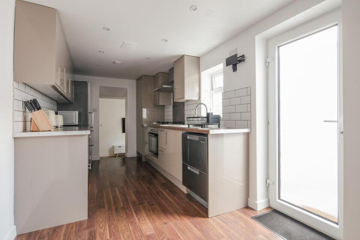 Spacious 3 Bedroom Home With Ps5 And Pool Table Near O2 Arena Canary Wharf And Elizabeth Line To Central London Kültér fotó