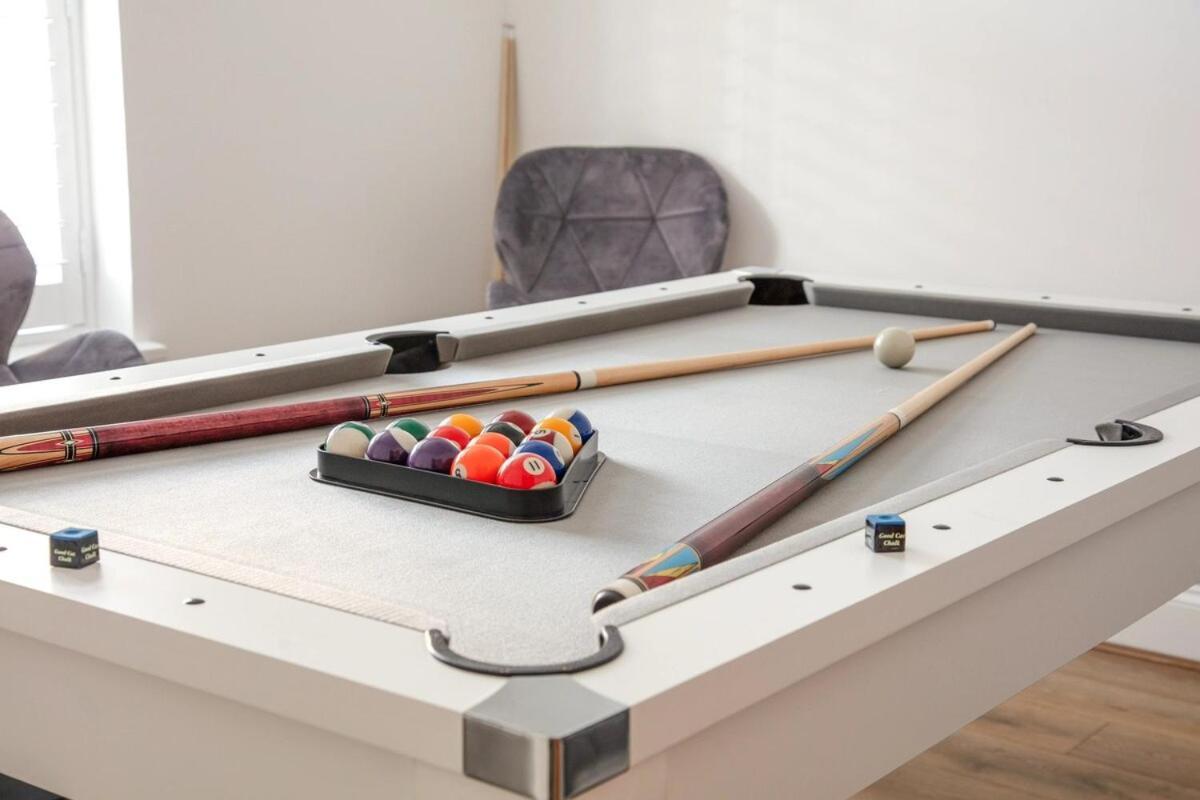 Spacious 3 Bedroom Home With Ps5 And Pool Table Near O2 Arena Canary Wharf And Elizabeth Line To Central London Kültér fotó