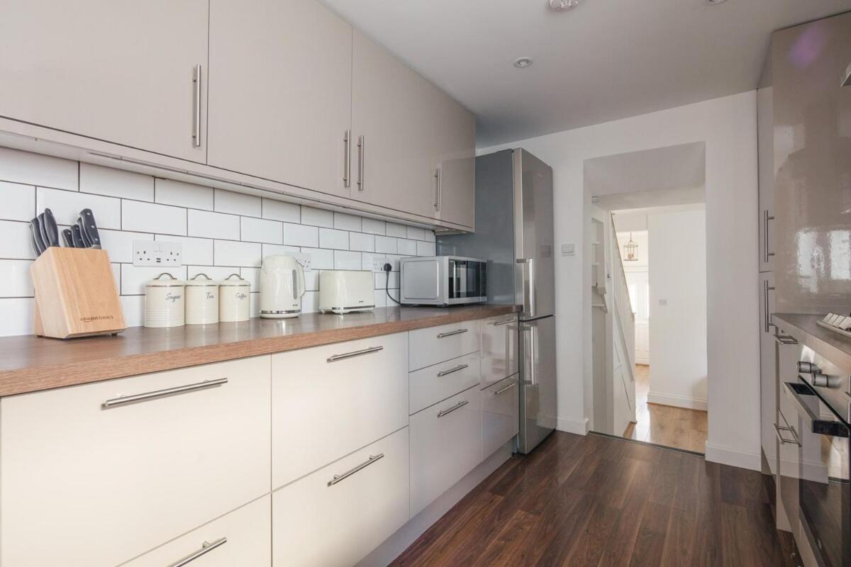 Spacious 3 Bedroom Home With Ps5 And Pool Table Near O2 Arena Canary Wharf And Elizabeth Line To Central London Kültér fotó