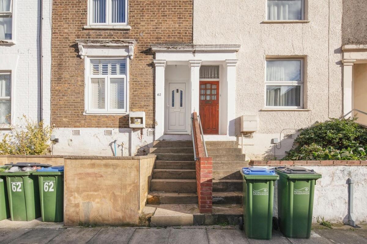 Spacious 3 Bedroom Home With Ps5 And Pool Table Near O2 Arena Canary Wharf And Elizabeth Line To Central London Kültér fotó