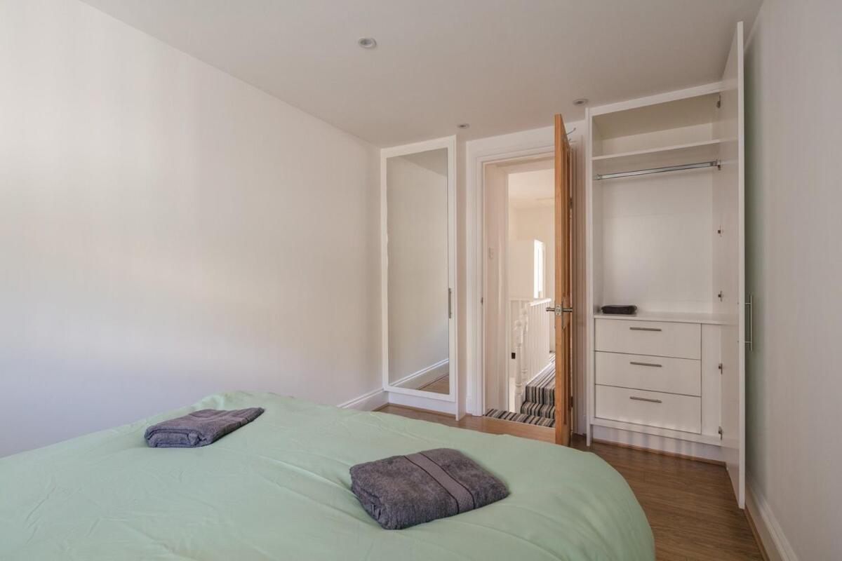 Spacious 3 Bedroom Home With Ps5 And Pool Table Near O2 Arena Canary Wharf And Elizabeth Line To Central London Kültér fotó