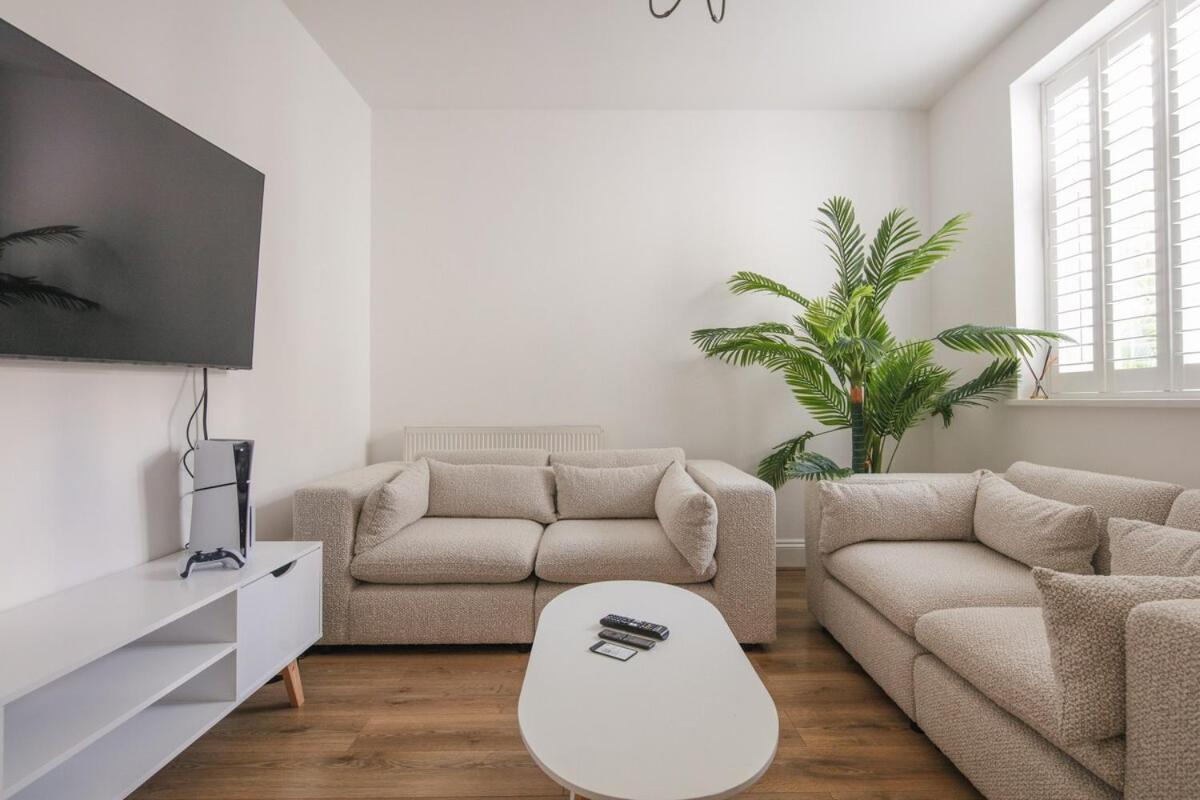 Spacious 3 Bedroom Home With Ps5 And Pool Table Near O2 Arena Canary Wharf And Elizabeth Line To Central London Kültér fotó