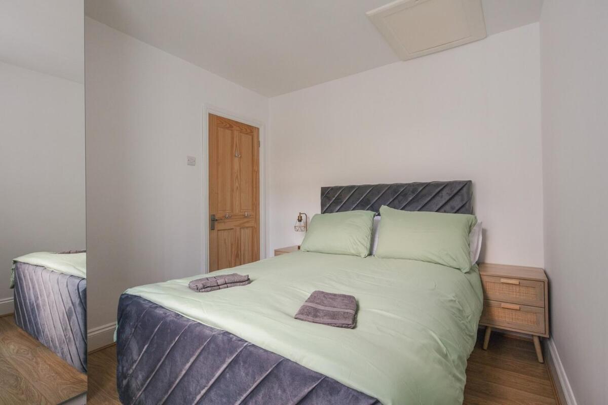 Spacious 3 Bedroom Home With Ps5 And Pool Table Near O2 Arena Canary Wharf And Elizabeth Line To Central London Kültér fotó