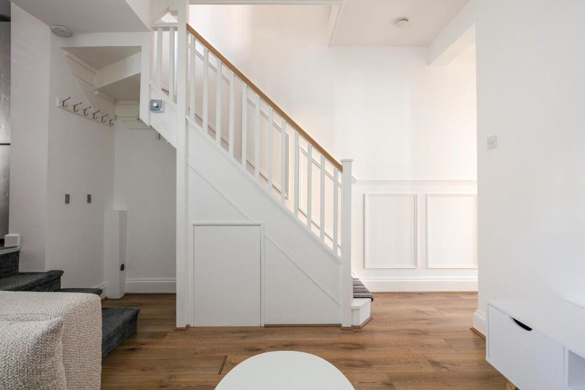 Spacious 3 Bedroom Home With Ps5 And Pool Table Near O2 Arena Canary Wharf And Elizabeth Line To Central London Kültér fotó