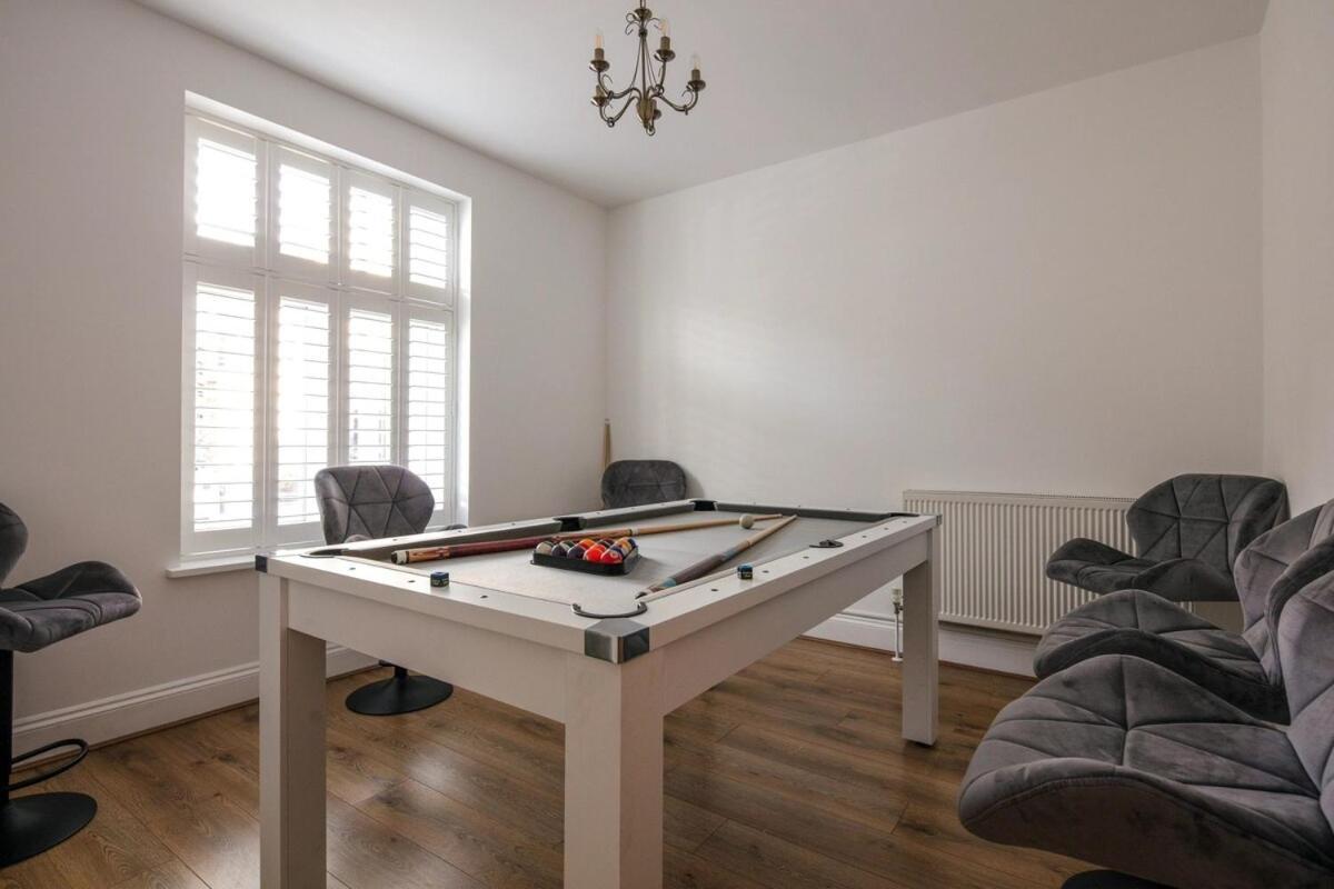 Spacious 3 Bedroom Home With Ps5 And Pool Table Near O2 Arena Canary Wharf And Elizabeth Line To Central London Kültér fotó