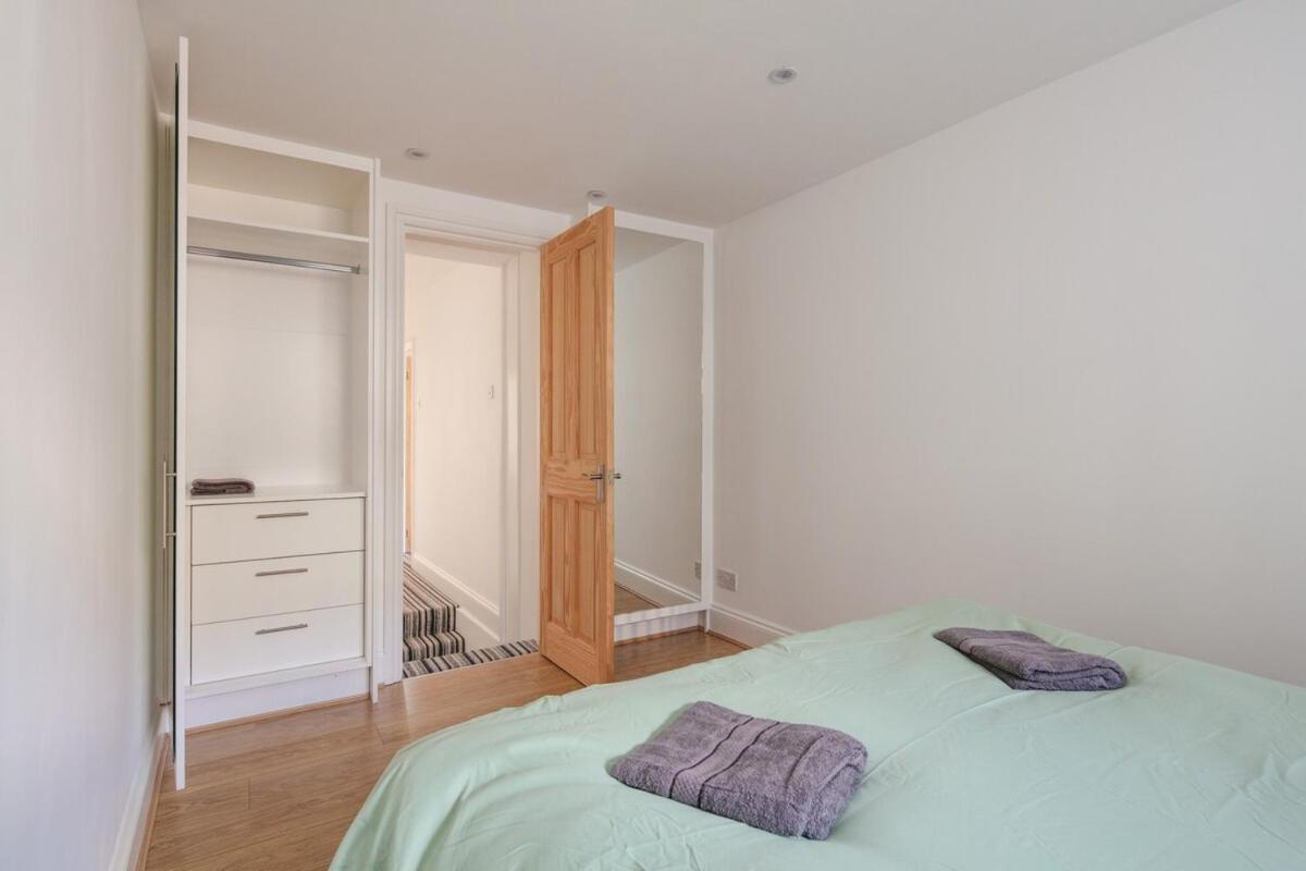 Spacious 3 Bedroom Home With Ps5 And Pool Table Near O2 Arena Canary Wharf And Elizabeth Line To Central London Kültér fotó
