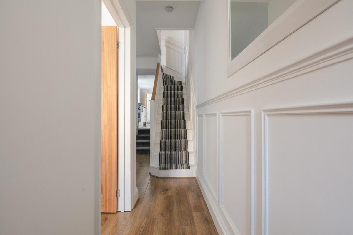 Spacious 3 Bedroom Home With Ps5 And Pool Table Near O2 Arena Canary Wharf And Elizabeth Line To Central London Kültér fotó