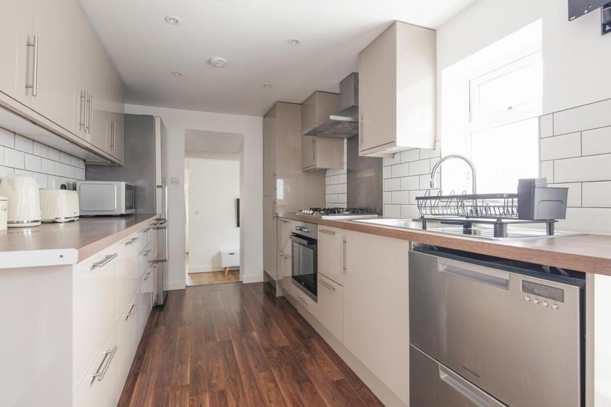 Spacious 3 Bedroom Home With Ps5 And Pool Table Near O2 Arena Canary Wharf And Elizabeth Line To Central London Kültér fotó