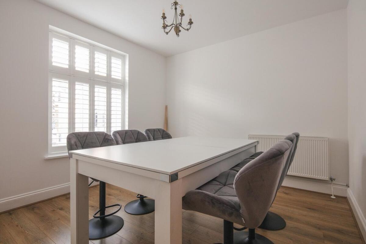 Spacious 3 Bedroom Home With Ps5 And Pool Table Near O2 Arena Canary Wharf And Elizabeth Line To Central London Kültér fotó
