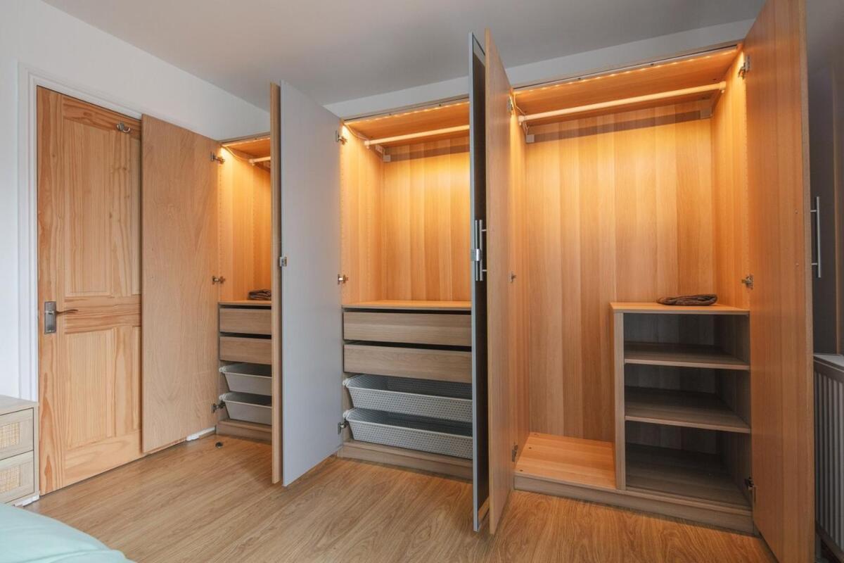 Spacious 3 Bedroom Home With Ps5 And Pool Table Near O2 Arena Canary Wharf And Elizabeth Line To Central London Kültér fotó