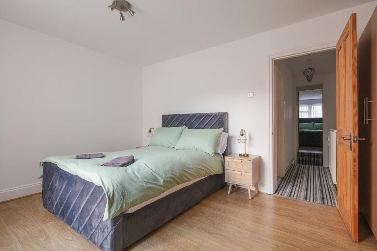 Spacious 3 Bedroom Home With Ps5 And Pool Table Near O2 Arena Canary Wharf And Elizabeth Line To Central London Kültér fotó