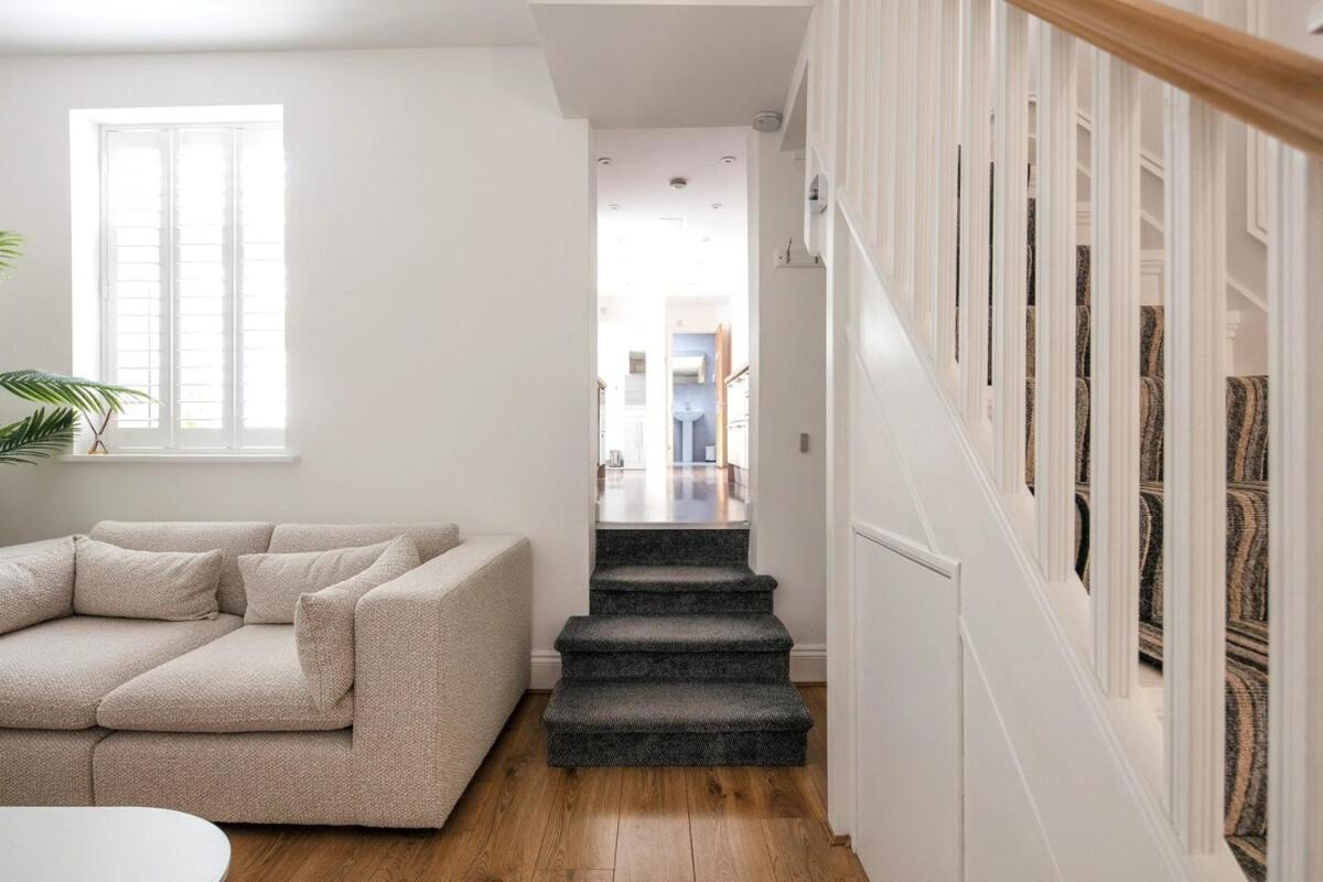 Spacious 3 Bedroom Home With Ps5 And Pool Table Near O2 Arena Canary Wharf And Elizabeth Line To Central London Kültér fotó