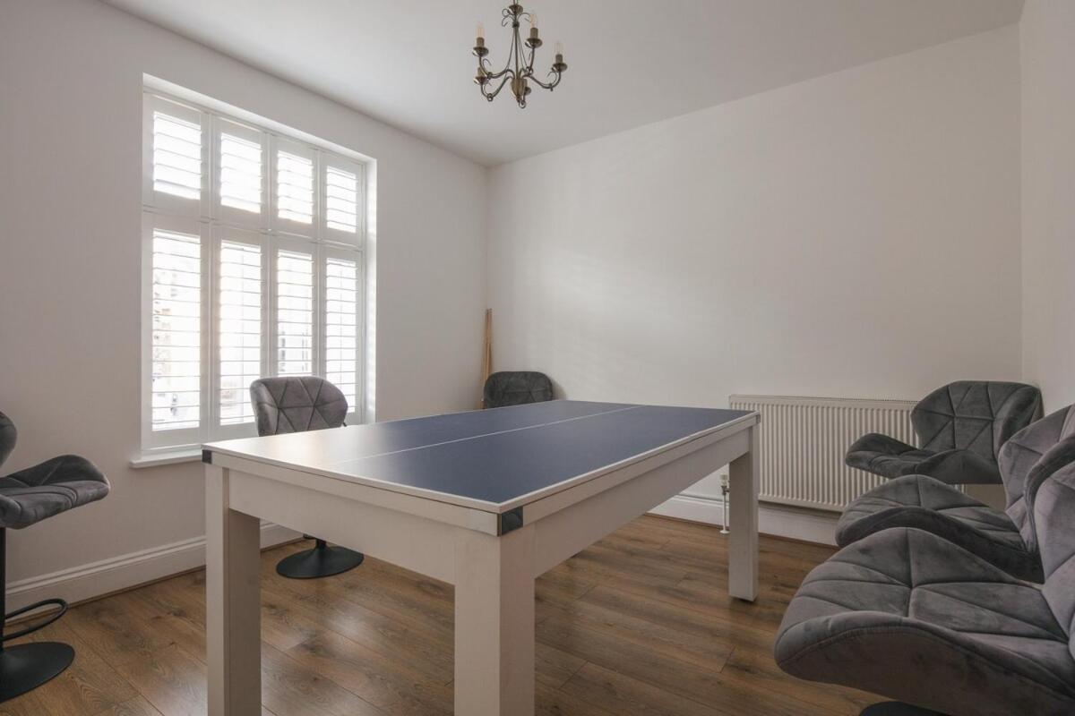 Spacious 3 Bedroom Home With Ps5 And Pool Table Near O2 Arena Canary Wharf And Elizabeth Line To Central London Kültér fotó