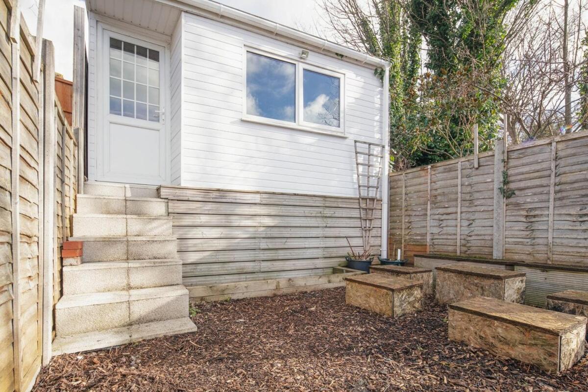Spacious 3 Bedroom Home With Ps5 And Pool Table Near O2 Arena Canary Wharf And Elizabeth Line To Central London Kültér fotó